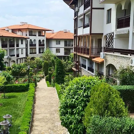 30 Meter Vom Strand Schoenes In Einer Geschlossenen Anlage Sveti Vlas